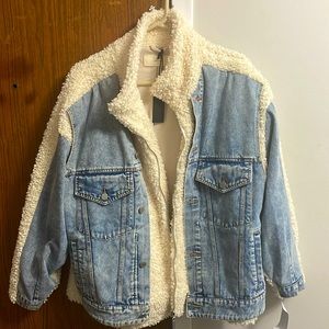 A faux Sherpa denim blanknyc jacket. Brand new. Vintage. Aesthetically pleasing